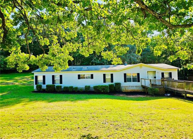 Property at 1000 Jim Johnson Rd, Winder, GA 30680, 3 beds, 3.5 baths