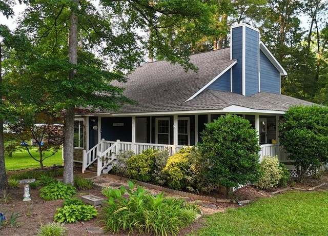 Property at 233 Oakridge Dr SE, Cartersville, GA 30121, 3 beds, 2 baths