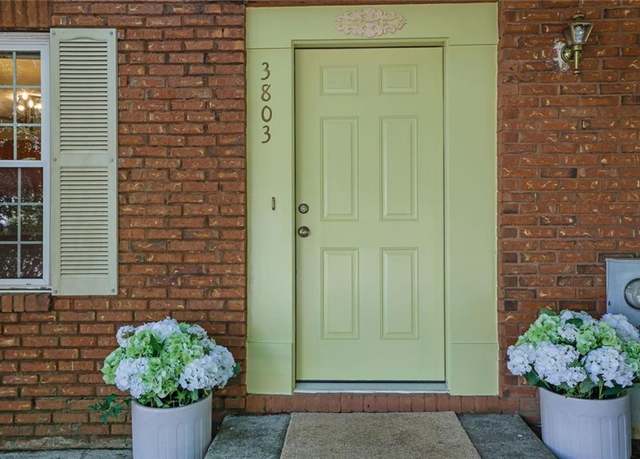 Property at 3803 Meadow Green Ct, Peachtree Corners, GA 30092, 3 beds, 2.5 baths