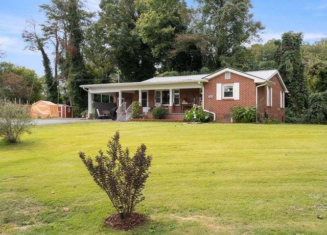 Property at 131 Logan Cir, Ellijay, GA 30540, 2 beds, 2 baths