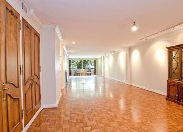Property at 2734 Peachtree Rd NW Unit C-404, Atlanta, GA 30305, 2 beds, 2.5 baths