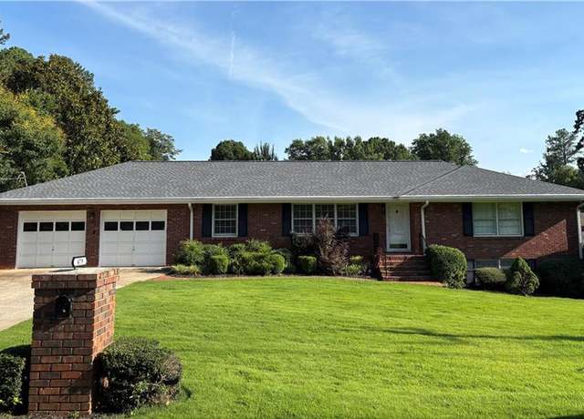 Property at 479 Banks St SW, Marietta, GA 30064, 3 beds, 2 baths