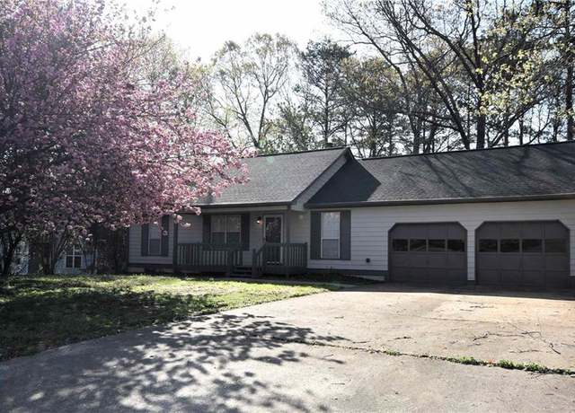 Property at 184 Brandywine Dr, Douglasville, GA 30134, 3 beds, 2 baths