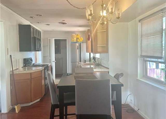 Property at 102 Summit Dr, Griffin, GA 30224, 4 beds, 3 baths