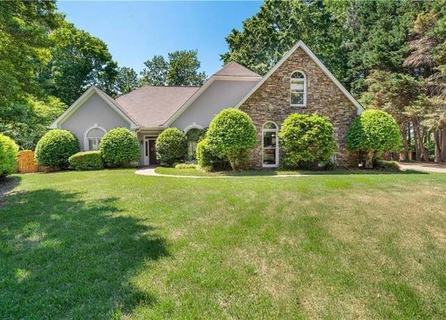 Property at 6045 Camden Ct, Cumming, GA 30040, 4 beds, 3.5 baths