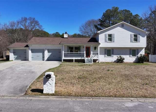 Property at 3353 Old Oaks Rd, Buford, GA 30519, 4 beds, 3 baths