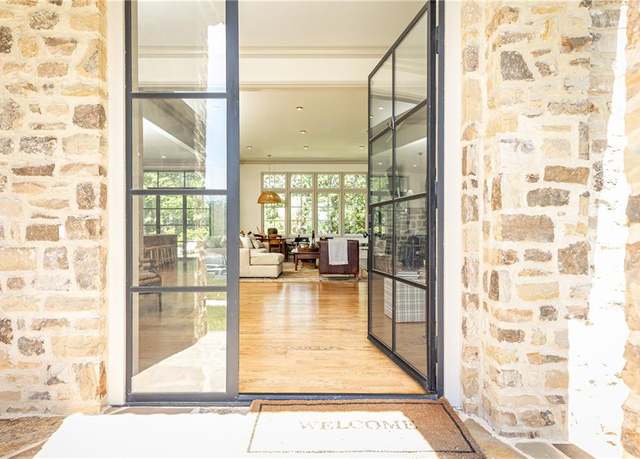Property at 4785 Brinkley Ln, Atlanta, GA 30342, 5 beds, 5.5 baths