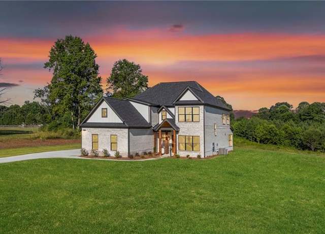 Property at 699 Rambler Inn Rd, Jefferson, GA 30549, 4 beds, 4.5 baths