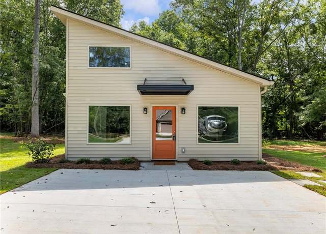 Property at 8083 Beachwood Dr, Murrayville, GA 30564, 2 beds, 2 baths