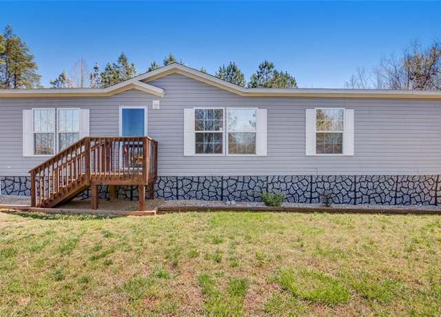 Property at 477 Arthur Seabolt Rd, Cleveland, GA 30528, 3 beds, 2 baths