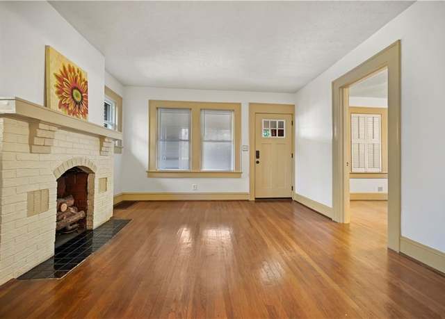 Property at 2791 Pearl St, East Point, GA 30344, 2 beds, 1 bath