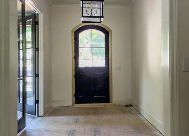 Property at 2461 Fernleaf Ct NW, Atlanta, GA 30318, 5 beds, 4.5 baths