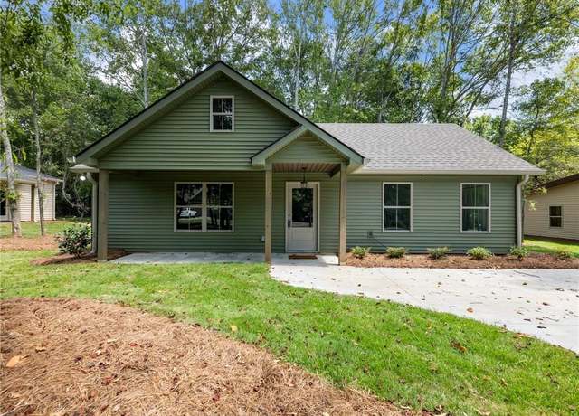 Property at 8087 Beachwood Dr, Murrayville, GA 30564, 2 beds, 2 baths