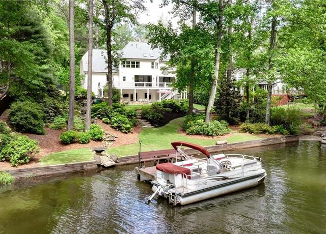 Property at 520 Flying Scot Way, Alpharetta, GA 30005, 5 beds, 4.5 baths