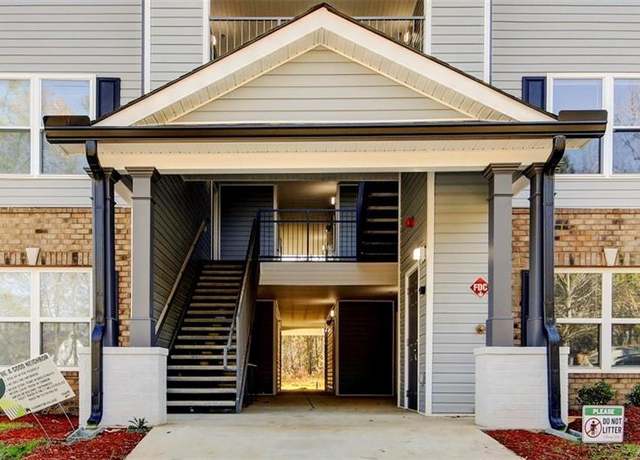 Property at 3102 Fairington Village Dr, Lithonia, GA 30038, 3 beds, 2 baths