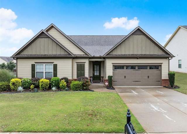 Property at 4471 Clubside Dr, Gainesville, GA 30504, 3 beds, 2 baths
