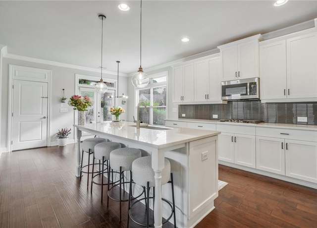 Property at 1055 Peyton View Ct, Alpharetta, GA 30004, 5 beds, 4.5 baths