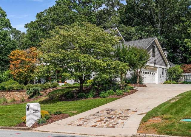 Property at 3833 Byrnwyck NE, Brookhaven, GA 30319, 5 beds, 4.5 baths