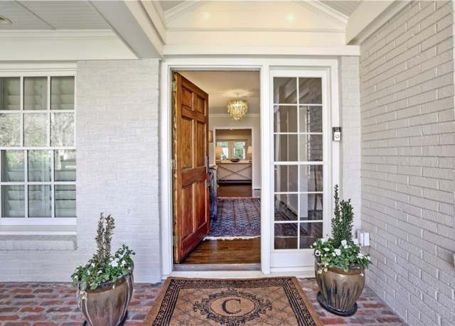 Property at 1299 W Wesley Rd NW, Atlanta, GA 30327, 5 beds, 4.5 baths