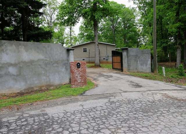 Property at 208 Holiday Way, Carrollton, GA 30116, 4 beds, 3.5 baths