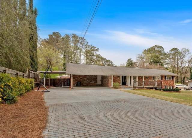 Property at 2520 Robin Hood Pl NE, Marietta, GA 30068, 5 beds, 3 baths