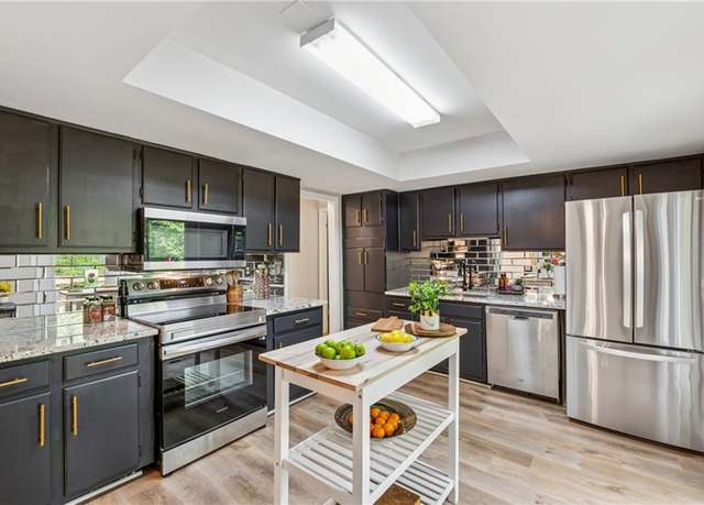 Property at 1720 Little Willeo Rd, Marietta, GA 30068, 4 beds, 2.5 baths