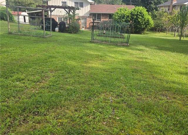 Property at 3716 Green Dr, Lawrenceville, GA 30044, 4 beds, 2.5 baths