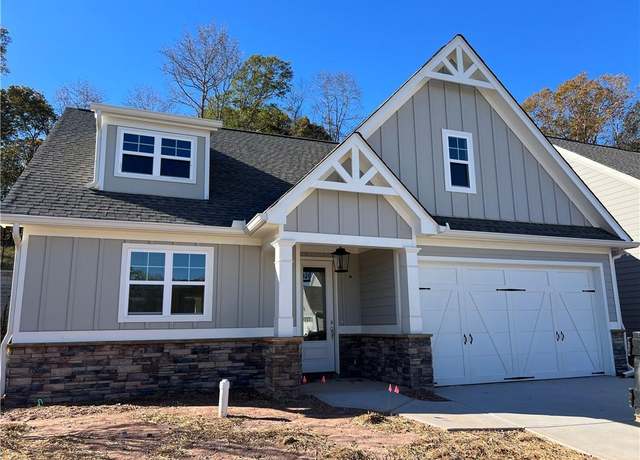 Property at 400 Maple View Dr, Carrollton, GA 30117, 2 beds, 2 baths