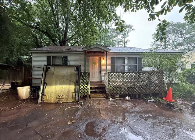 Property at 3448 Orchard Cir, Decatur, GA 30032, 3 beds, 2 baths