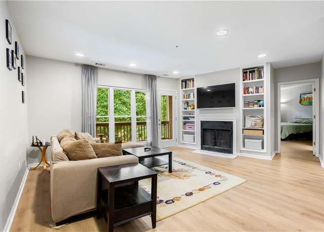 Property at 472 Sherman Way, Decatur, GA 30033, 2 beds, 2 baths