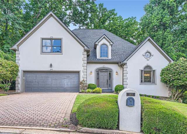 Property at 140 Grosvenor Pl, Atlanta, GA 30328, 4 beds, 4 baths