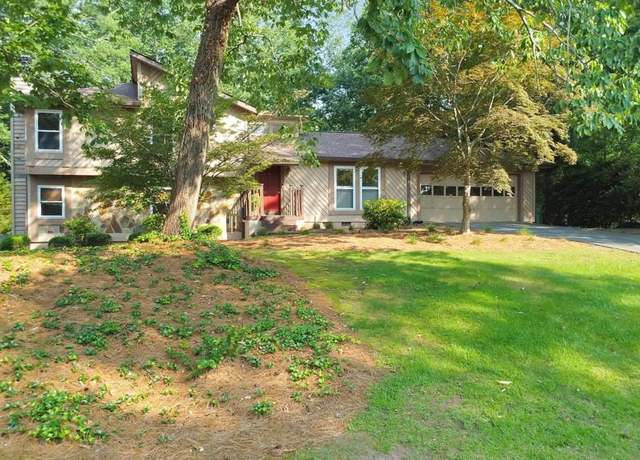 Property at 951 Woodmont Dr, Marietta, GA 30062, 4 beds, 3 baths