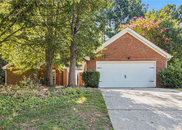 Property at 10820 Lees Ct, Jonesboro, GA 30238, 3 beds, 2 baths