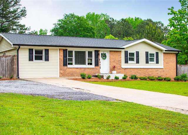 Property at 4529 Lakeview Dr, Powder Springs, GA 30127, 4 beds, 1.5 baths