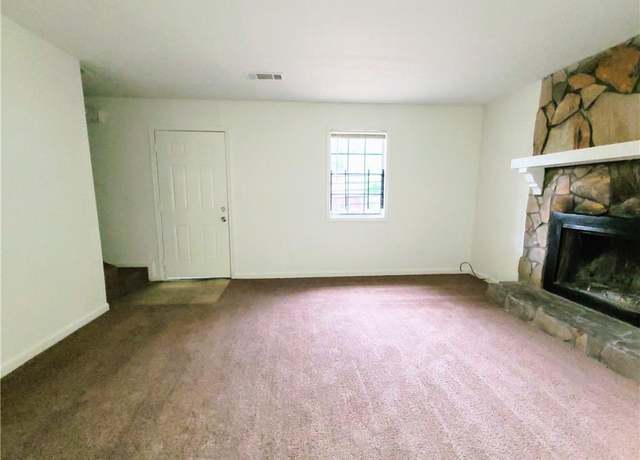 Property at 1225 Creek Forest Ct NW, Conyers, GA 30012, 3 beds, 1.5 baths