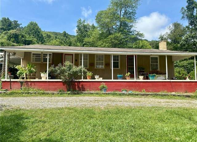 Property at 2115 Kings Rd, Dalton, GA 30720, 2 beds, 2 baths