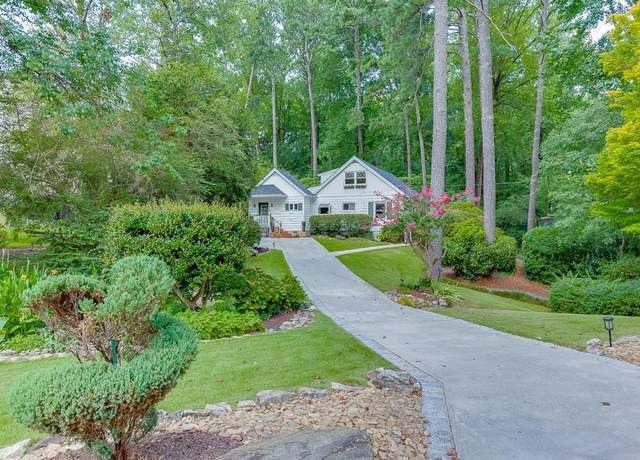 Property at 3219 Parkridge Cres, Chamblee, GA 30341, 3 beds, 2.5 baths