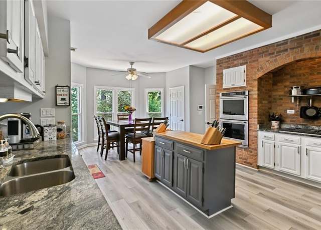 Property at 425 Serrant Ct, Alpharetta, GA 30022, 4 beds, 3.5 baths
