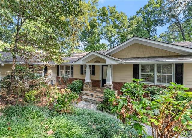 Property at 5775 Lakeshore Dr, Buford, GA 30518, 4 beds, 3 baths