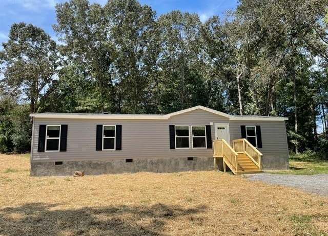 Property at 279 Baker Rd SE, Calhoun, GA 30701, 3 beds, 2 baths