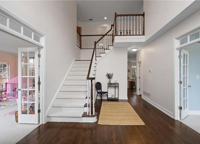 Property at 610 Ashwood Ct, Woodstock, GA 30189, 5 beds, 3.5 baths