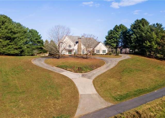 Property at 5414 Price Rd, Gainesville, GA 30506, 5 beds, 4.5 baths