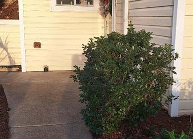 Property at 1638 Raleigh Cir, Marietta, GA 30067, 2 beds, 2 baths