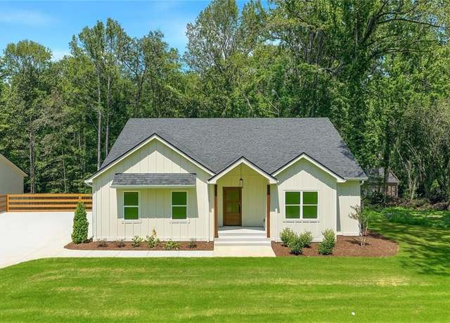 Property at 2650 Westview Cir, Gainesville, GA 30506, 3 beds, 2.5 baths