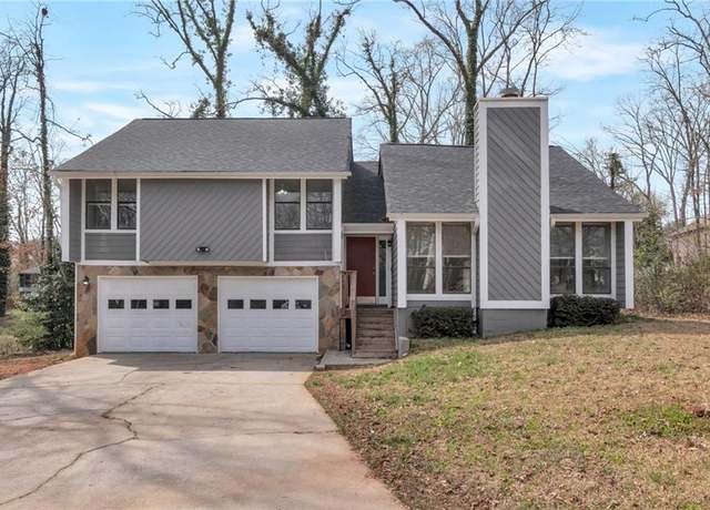 Property at 1575 Kelleys Close, Stone Mountain, GA 30088, 3 beds, 2 baths