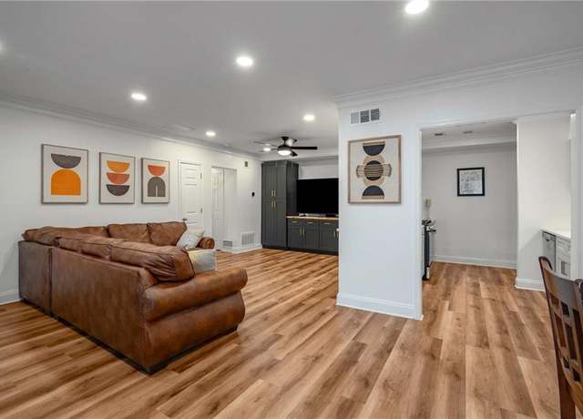 Property at 6980 Roswell Rd Unit B13, Sandy Springs, GA 30328, 2 beds, 2 baths