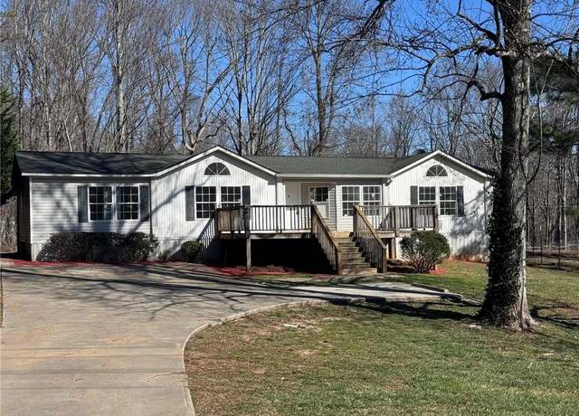 Property at 3972 Westmoreland Rd, Cleveland, GA 30528, 3 beds, 2.5 baths