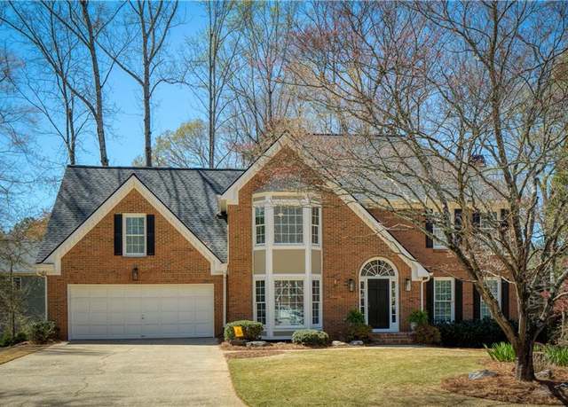 Property at 210 Chiswick Close, Johns Creek, GA 30022, 5 beds, 3.5 baths