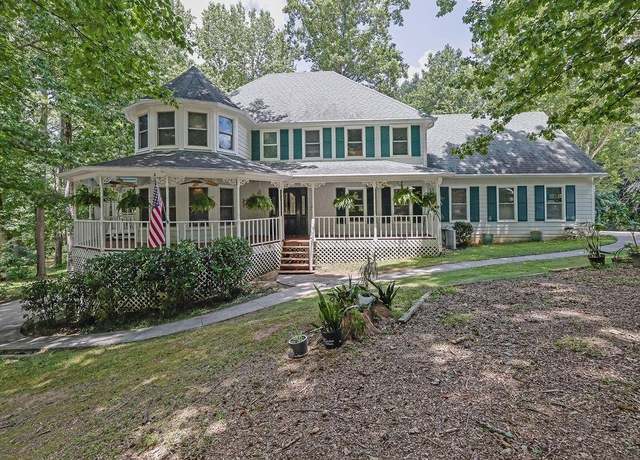 Property at 402 W Leslie Ct, Woodstock, GA 30188, 3 beds, 2.5 baths
