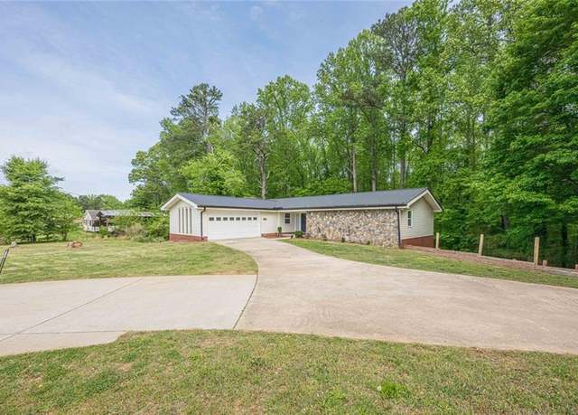 Property at 3349 Old Atlanta Rd, Suwanee, GA 30024, 3 beds, 2 baths